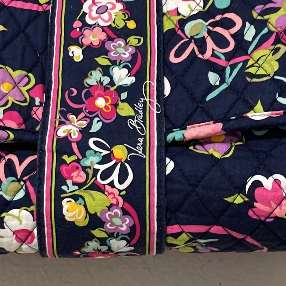 VERA BRADLEY DIAPER CHANGING PAD CLUTCH IN RETIRED RIBBONS PATTERN